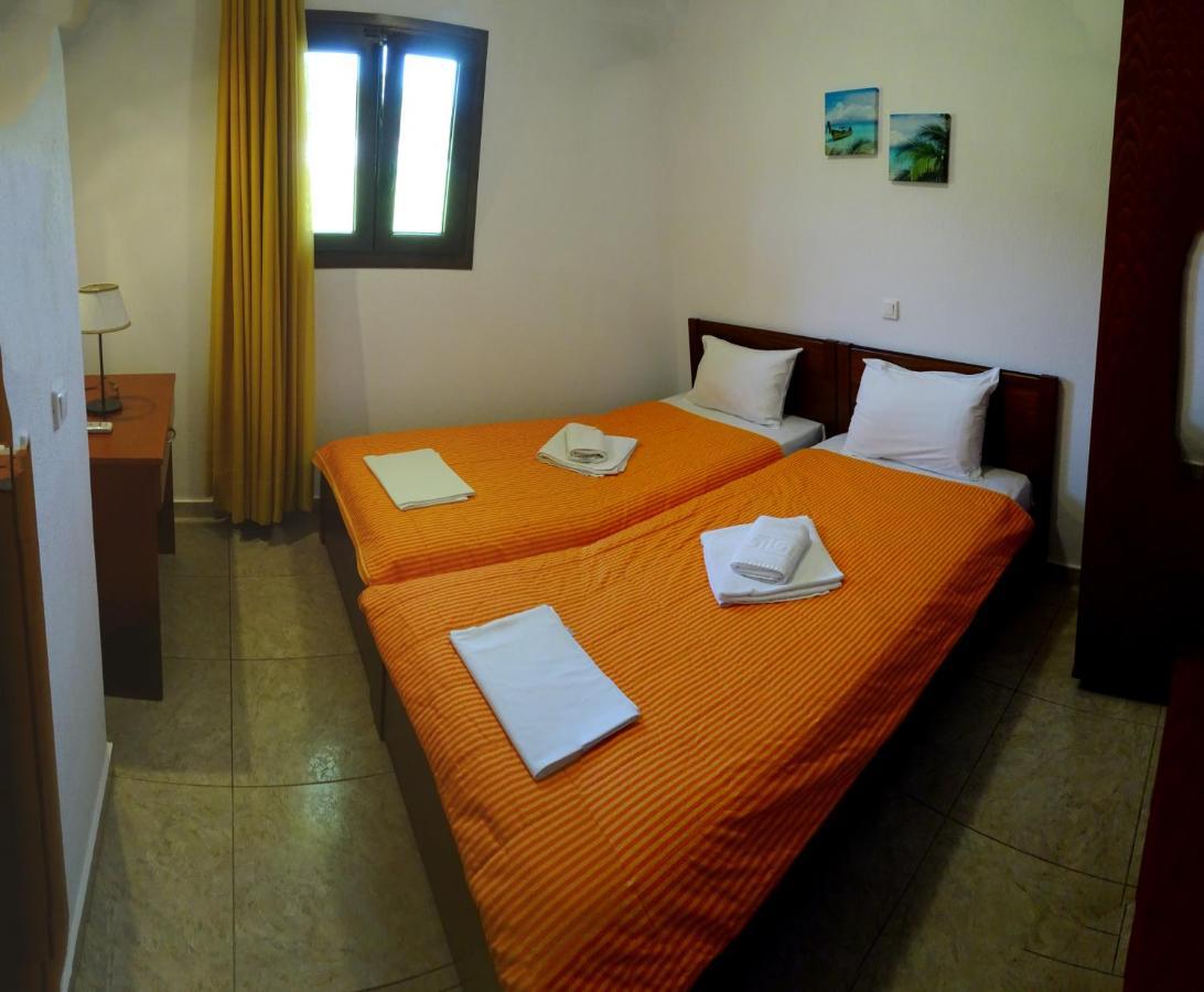 Parissis Eden Villas Skiathos Troulos Eksteriør billede